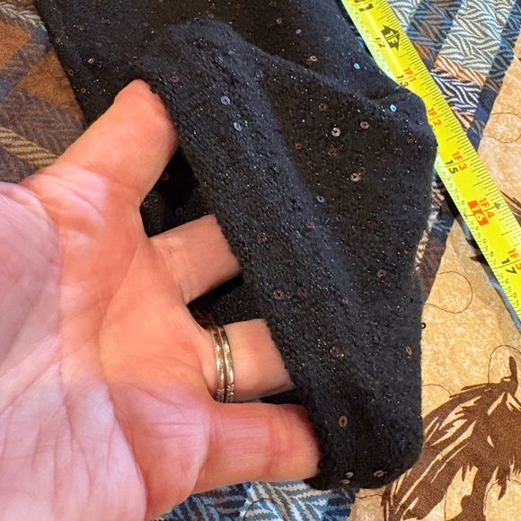 Loft black v-neck sweater with subtle sequin details women’s L NWT - Picture 9 of 9